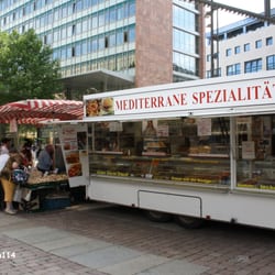 Wochenmarkt Am Rathaus - Wochenmarkt am Rathaus, Chemnitz - ein sehr freundlicher Händler !