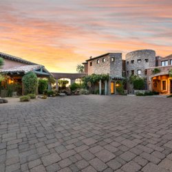 The Hope House - Scottsdale - 10,000 sq ft mansion in the hills of Scottsdale for secluded addiction recovery in the comfort of a home.
