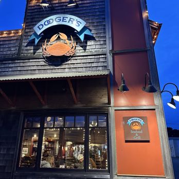 Doogers Seafood & Grill - Outside - Seafood Near Me - Seaside, Oregon