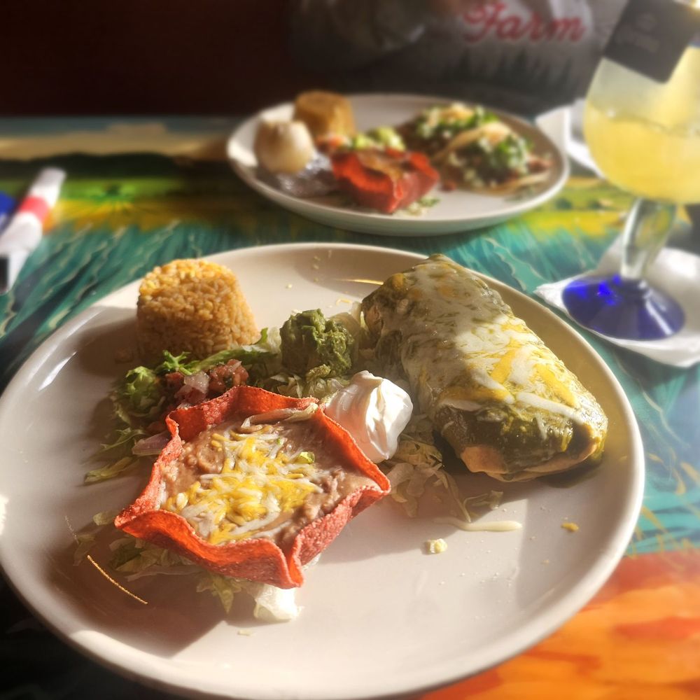 Casa Colima Mexican Restaurant - Tualatin - Chimichanga al pastor con arroz y frijoles. - Mexican Near Me - Tualatin, Oregon