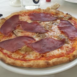 Al Rustic - Pizza Valtellina, con bresaola e funghi porcini. Non male. 8,50 €