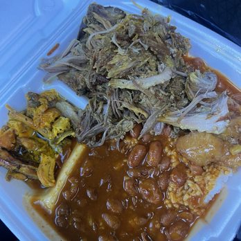 Parada Maimon - Pernil rice and beans and plantain $10 | Follow on TikTok @feedthestrEATS - Dominican Near Me - Philadelphia, Pennsylvania