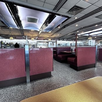 Mont Olympos Diner - Booths - Diners Near Me - Yonkers, New York Mont Olympos Diner - Booths - Diners Near Me - Yonkers, New York