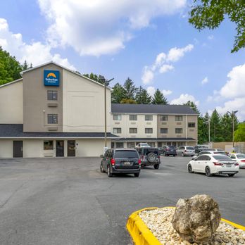 Motel 6 - Exterior - Hotels Near Me - Cumberland, Maryland