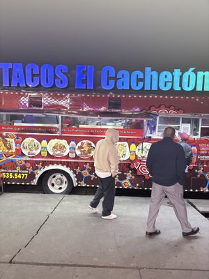 Tacos El Cacheton by null