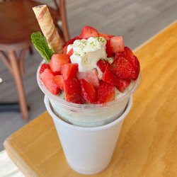 Cafe Leah - Green Tea Strawberry Cup Bingsoo