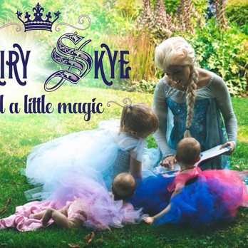 Fairy Skye - Ice Queen sharing her favourite story with some young princesses - Party Characters Near Me