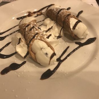 Carlucci’s Grill - Cannolis on the manager for the wait :) thank you! - Italian Near Me - Yardley, Pennsylvania