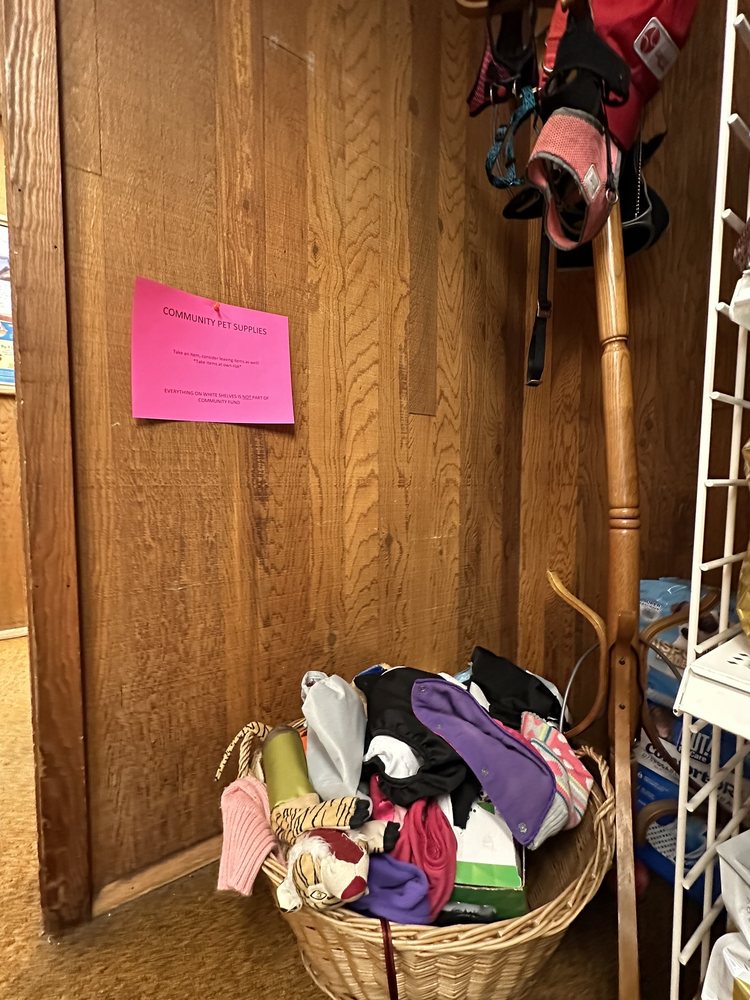 LAKEWOOD VETERINARY HOSPITAL Updated October 2024 11 Photos & 35