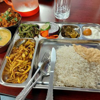 Desi Mama Restaurant - Indian Near Me - South Euclid, Ohio Desi Mama Restaurant - Indian Near Me - South Euclid, Ohio