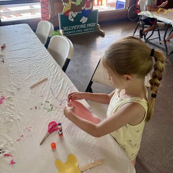 Jellystone Park™ Mammoth Cave. - Free kids craft - RV Parks Near Me - Cave City, Kentucky Jellystone Park™ Mammoth Cave. - Free kids craft - RV Parks Near Me - Cave City, Kentucky