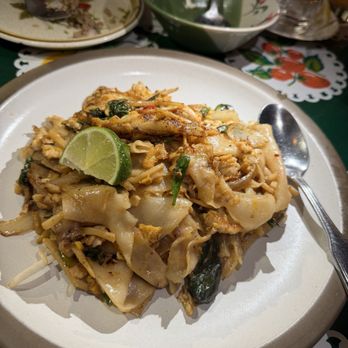 Paadee - Pad See Ew - Thai Near Me - Portland, Oregon