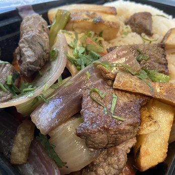 Peru Chicha Peruvian Restaurant - Lomo saltado - Peruvian Near Me - Gardena, California