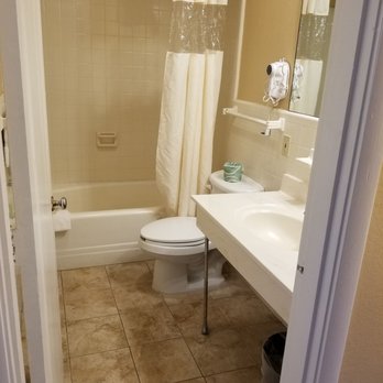 River Terrace - Look at the shower curtain rod holding up the sink. - Resorts Near Me - Gatlinburg, Tennessee River Terrace - Look at the shower curtain rod holding up the sink. - Resorts Near Me - Gatlinburg, Tennessee