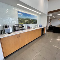 Chrysler Dodge Jeep Ram Fiat of Morgantown - Coffee bar.