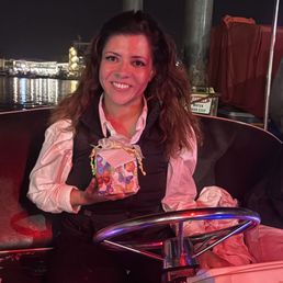 Kelly Lozano #KellyLozanoArt birthday celebration on a Duffy boat from Newport Fun Tours. Kelly Lozano #KellyLozanoArt birthday celebration on a Duffy boat from Newport Fun Tours.