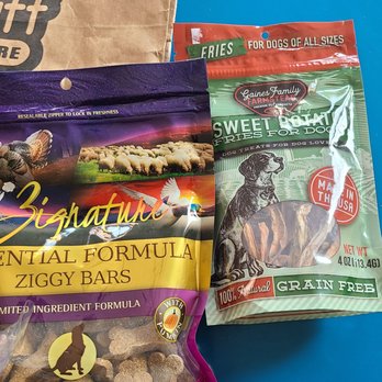 Healthy Paws & Co.  - healthy puppy snacks - Pet Stores Near Me - San Antonio, Texas