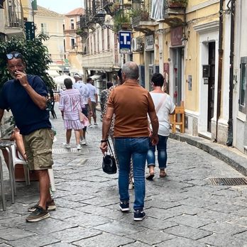 Piazza Della Repubblica - Cobbled Street - Restaurants Near Me - Pizzo, VV