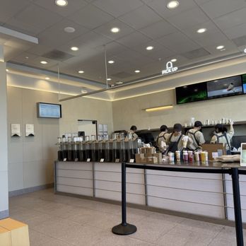 Heytea - An army of people working here! - Bubble Tea Near Me - Sunnyvale, California