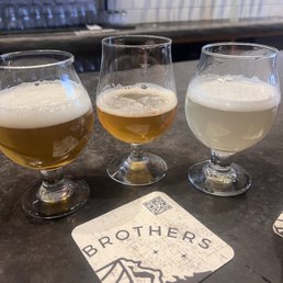 $7.50 (5 oz) flight $7.50 (5 oz) flight