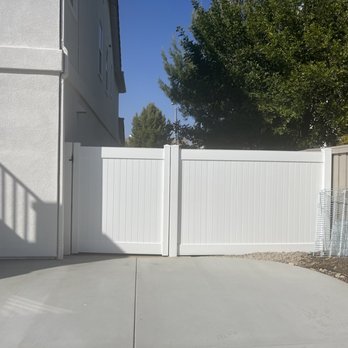 J.E. Fencing - Single Door Vinyl Gate - Fences & Gates Near Me