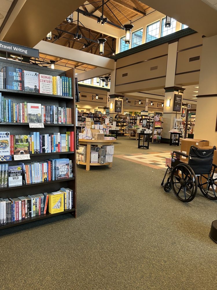 BARNES & NOBLE BOOKSELLERS Updated September 2024 23 Photos & 47