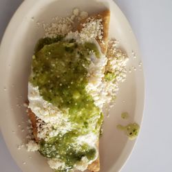 Menudería la Familia de Doña José - Quesadilla frita de chicharrón