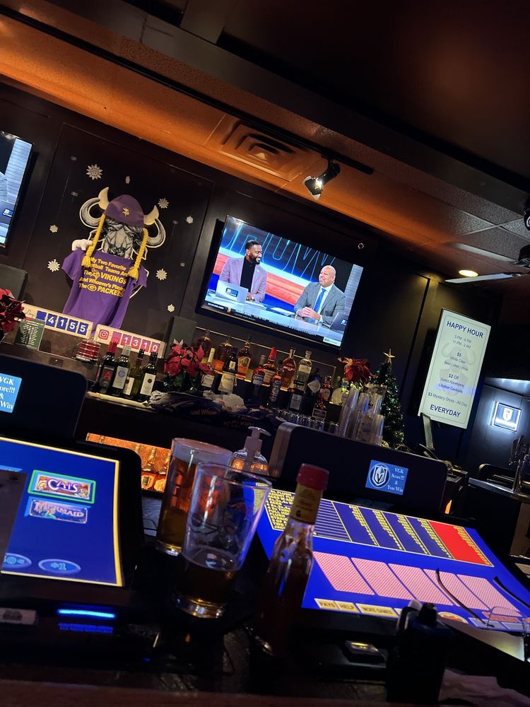 Blue Ox Tavern - Photo 2