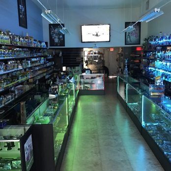 Smokey's Paradise 2 - Interior of store - Vape Shops Near Me - Miami, Florida Smokey's Paradise 2 - Interior of store - Vape Shops Near Me - Miami, Florida