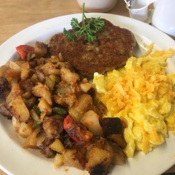 The Serving Spoon - Chicken Sausage with Potatoes and Scrambled Eggs - Breakfast & Brunch Near Me - Inglewood, California