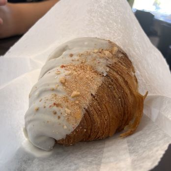 CoffeeDrunk - Strawberries and crème croissant - Coffee & Tea Near Me - Long Beach, California CoffeeDrunk - Strawberries and crème croissant - Coffee & Tea Near Me - Long Beach, California