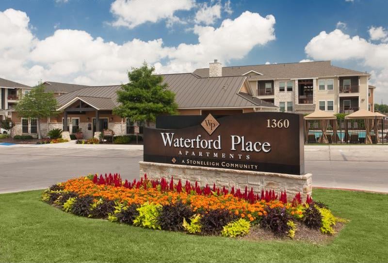 STONEHAVEN APARTMENT HOMES Updated September 2024 33 Photos & 26