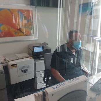 Labcorp - He says he is the person who texts people and chooses who goes first.  It isn't who is in line. - Laboratory Testing Near Me - Encinitas, California