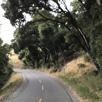 Crystal Springs Regional Trail - Hiking Near Me - Burlingame, California