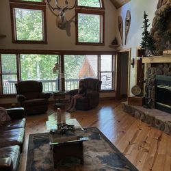 Cherry Ridge Retreat - Hocking Hills Luxury Cabins - Living room