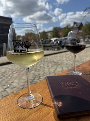 V-NO Wine Bar and Shop by null
