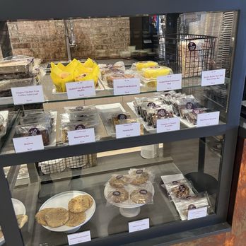Blackberry Market - More pastry - Cafes Near Me - La Grange, Illinois
