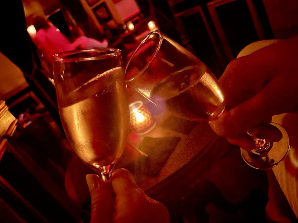 FLUTE MIDTOWN Updated September 2024 101 Photos & 332 Reviews 205