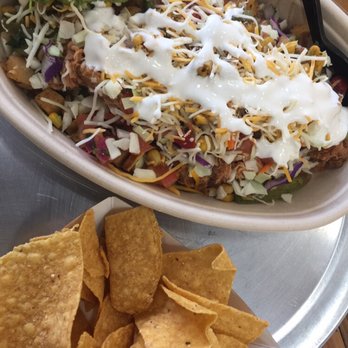 Pico de Gallo - Rice, beans, shredded chicken, cabbage, Pico, guacamole and sour cream! - Tacos Near Me - Tacoma, Washington Pico de Gallo - Rice, beans, shredded chicken, cabbage, Pico, guacamole and sour cream! - Tacos Near Me - Tacoma, Washington