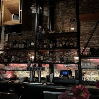 The Semi-Tropic - Bar area - Breakfast & Brunch Near Me - Los Angeles, California