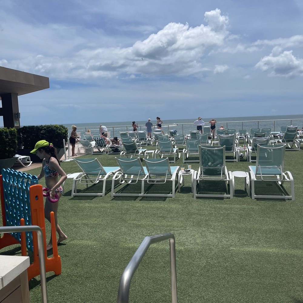Opal Sands - Outdoor pool area - Resorts Near Me - Clearwater Beach, Florida Opal Sands - Outdoor pool area - Resorts Near Me - Clearwater Beach, Florida