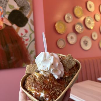 Taste by Spellbound - peaches and cream sundae - Desserts Near Me - West Hartford, Connecticut Taste by Spellbound - peaches and cream sundae - Desserts Near Me - West Hartford, Connecticut