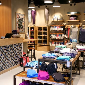 lululemon - ayumi’s shopページ　ルルレモン ルルレモン Align™ ルーシュペタルヘムタイツ 24インチ *アジア