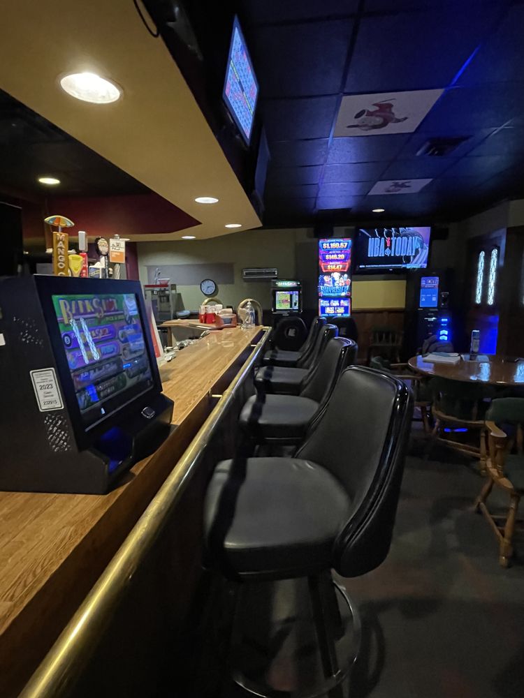 PARKWAY LANES Updated September 2024 10 Photos 2555 S 48th St