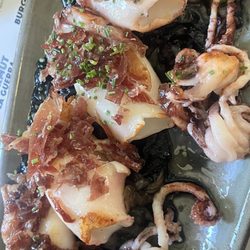 Sala Beckett - Calamares con cebolla confitada