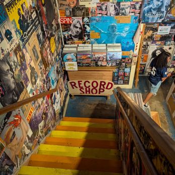 Sig's Lagoon - Vinyl Records Near Me - Houston, Texas