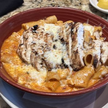 Carrabba's Italian Grill - Rigatoni Al Forno with wood fired chicken. Very good! - Italian Near Me - Miami, Florida