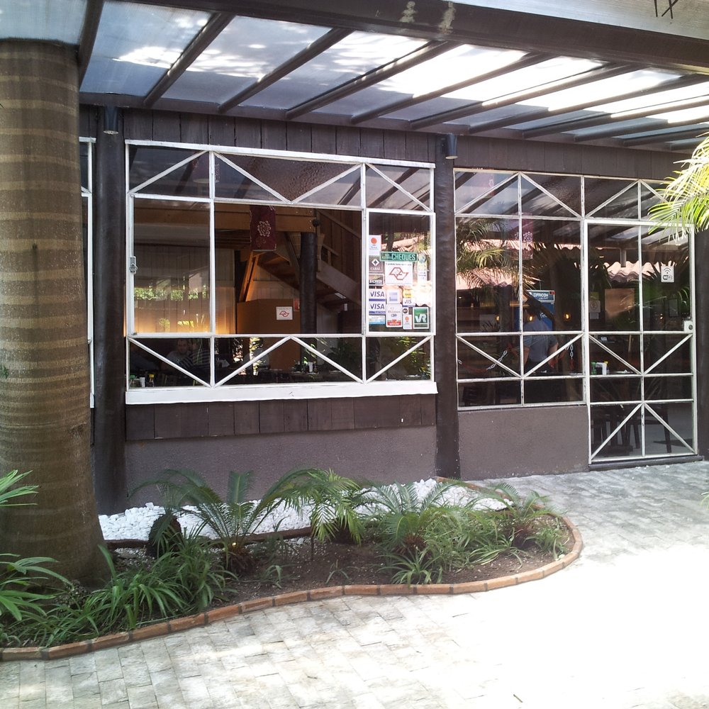 Taki Sushi - Entrance to main inside seating area. - Japanese Near Me - Cotia, SP