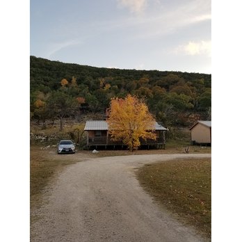 RiverStone Cabins - Vacation Rentals Near Me - Leakey, Texas