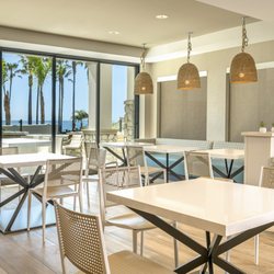 Breakfast/Dining Area